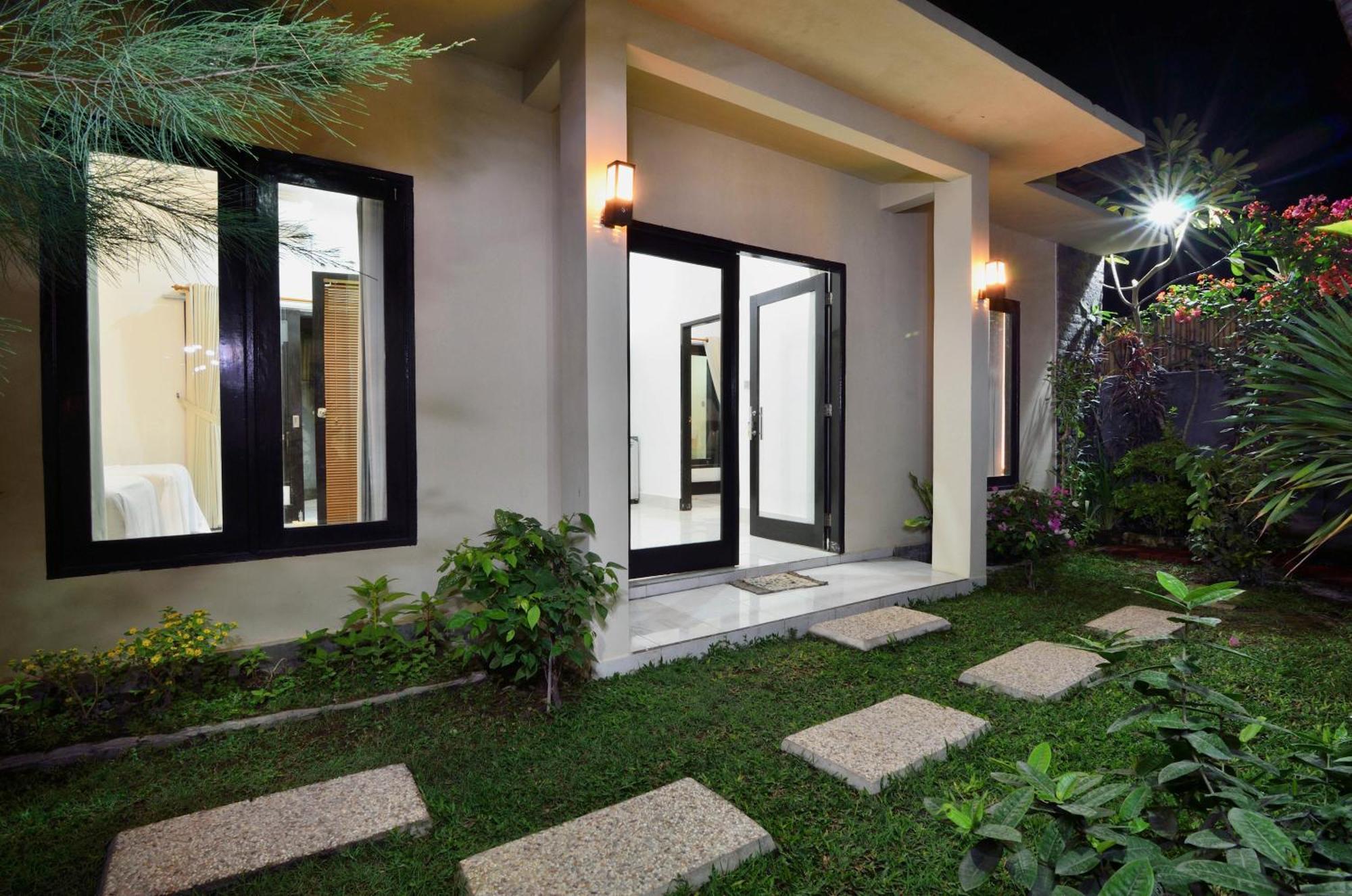 Santai Villa Kuta  Exteriör bild