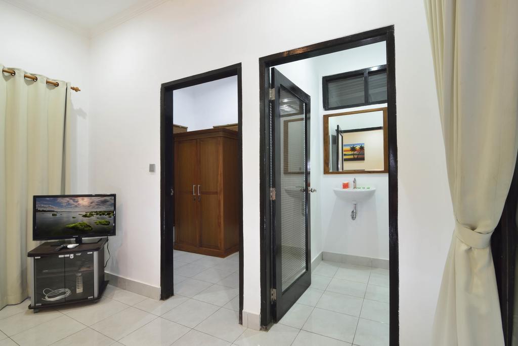 Santai Villa Kuta  Rum bild