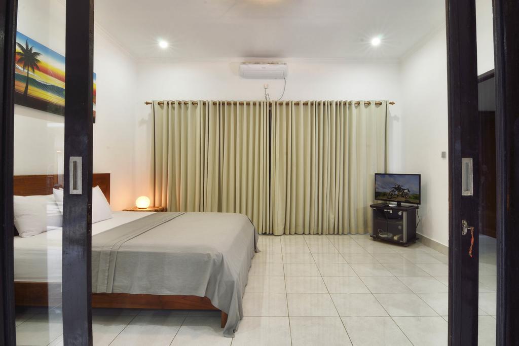 Santai Villa Kuta  Rum bild