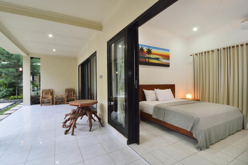 Santai Villa Kuta  Rum bild
