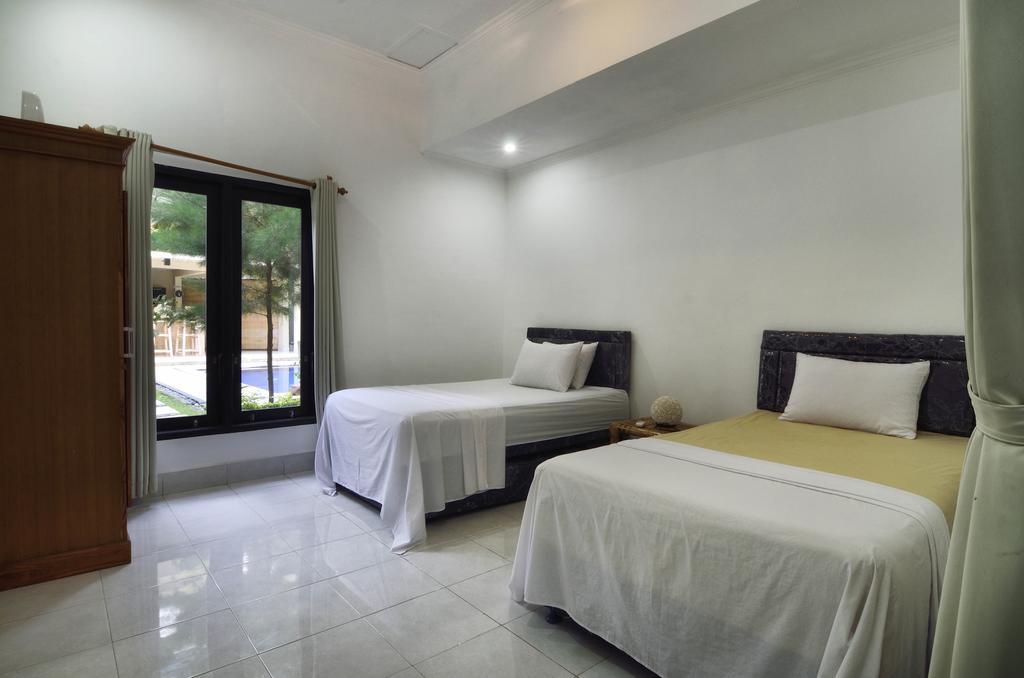 Santai Villa Kuta  Rum bild
